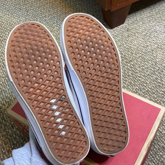 Vans - Picture 4 of 5